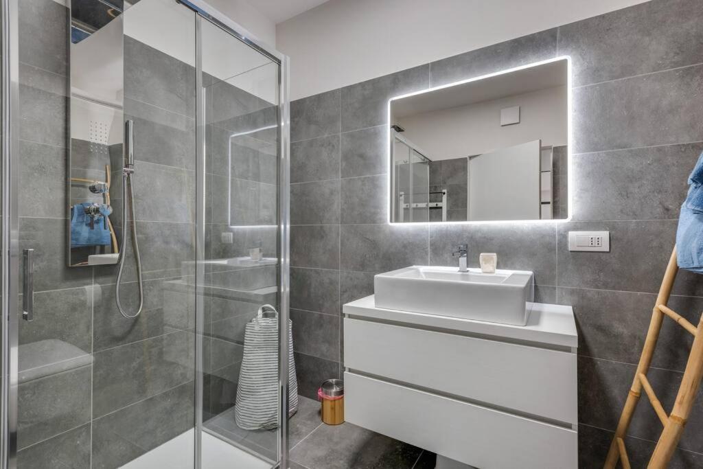 Easylife - Modern And Spacious In Fiera Life * Milano