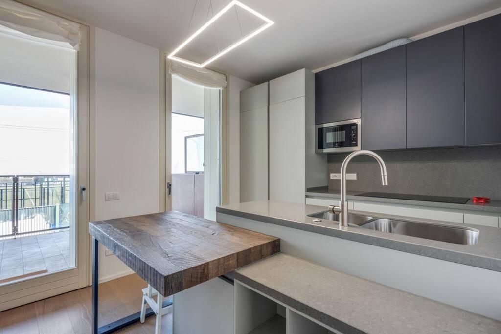 Easylife - Modern And Spacious In Fiera Life Casa vacanze Milano